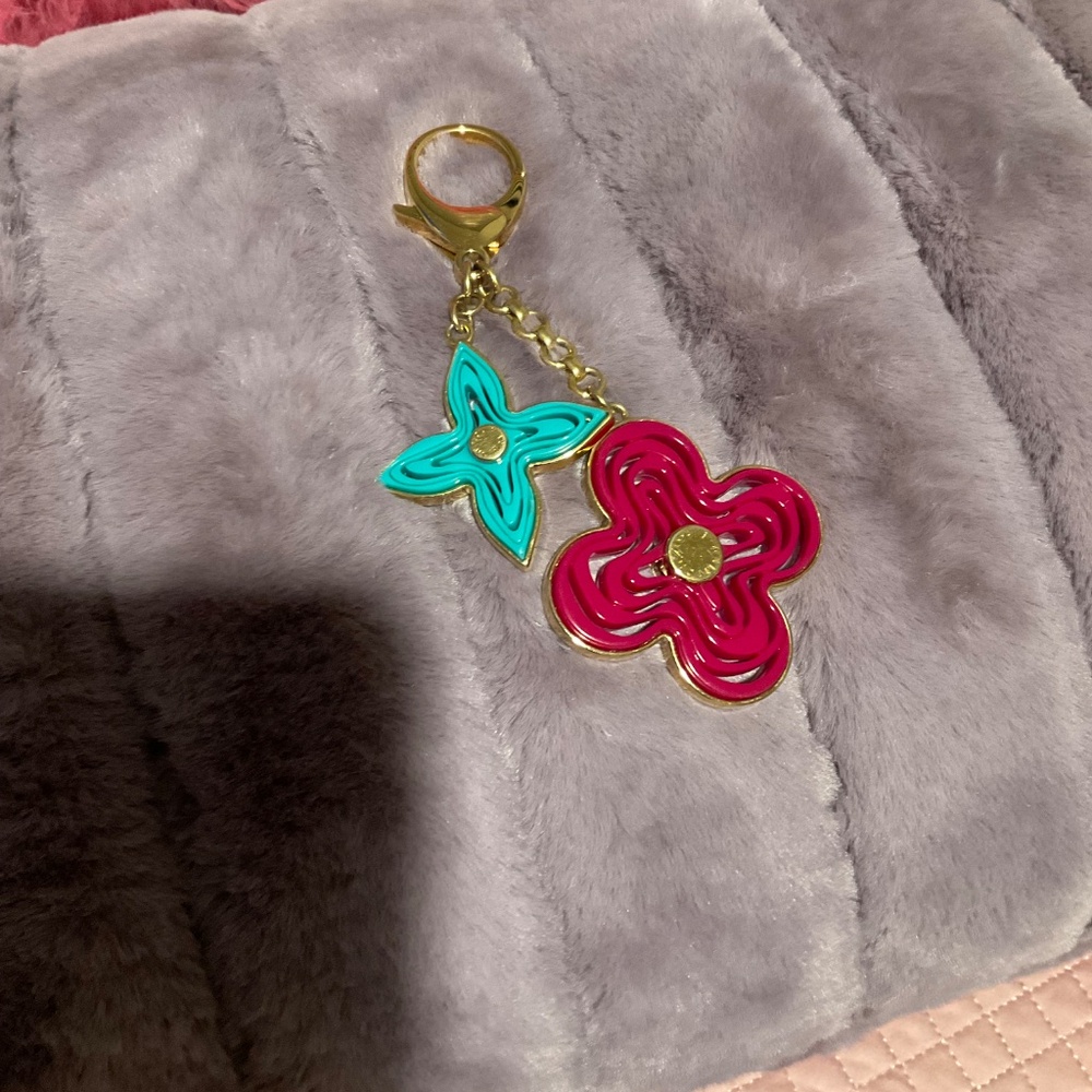 Louis Vuitton Resin Naïf Teal/Fushia Bag Charm - Picture 5 of 5